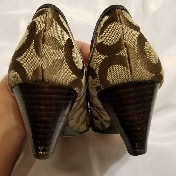 KHAKI Coach Sig C Peep Toe Wedges - Size 6B VGC - Picture 3 of 3